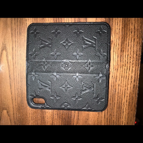 AUTHENTIC LOUIS VUITTON Black Leather IPHONE X case (Authentic) - Picture 12 of 13